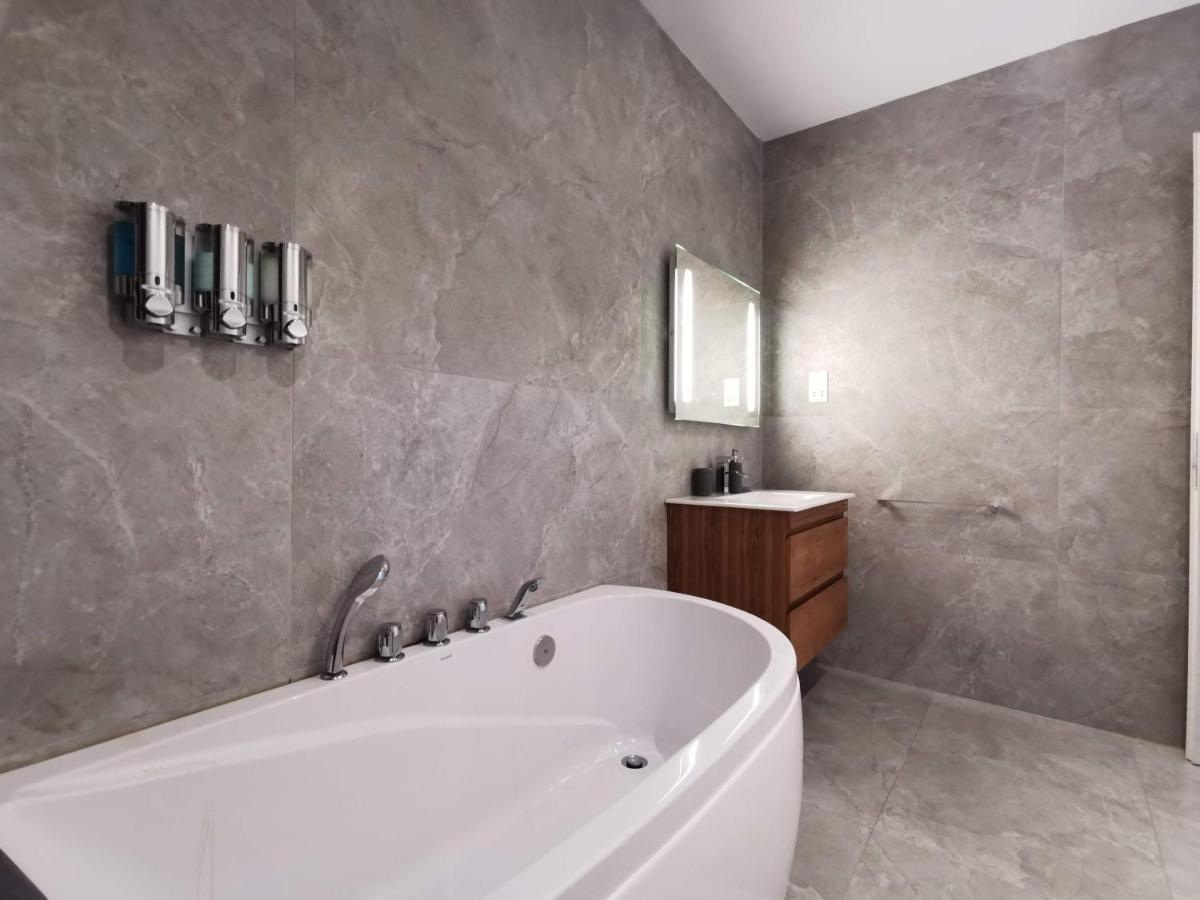Duplex Maisonette With Heated P-Pool And Jacuzzi San Ġiljan Buitenkant foto