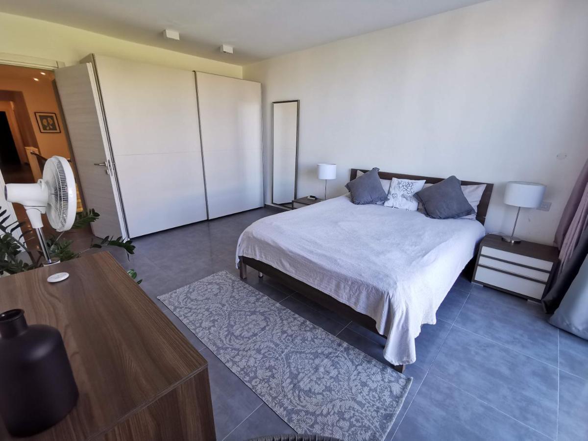 Duplex Maisonette With Heated P-Pool And Jacuzzi San Ġiljan Buitenkant foto