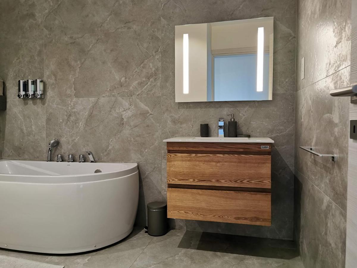 Duplex Maisonette With Heated P-Pool And Jacuzzi San Ġiljan Buitenkant foto